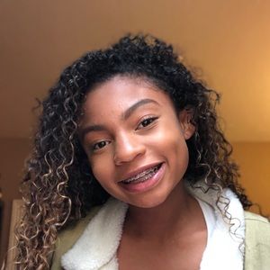 Meet your Posher, Calista